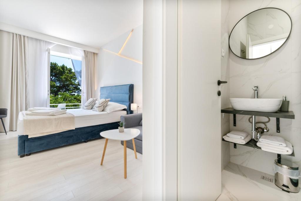 Aurora Beachfront Luxury Rooms&Suites, Brela - photo 1
