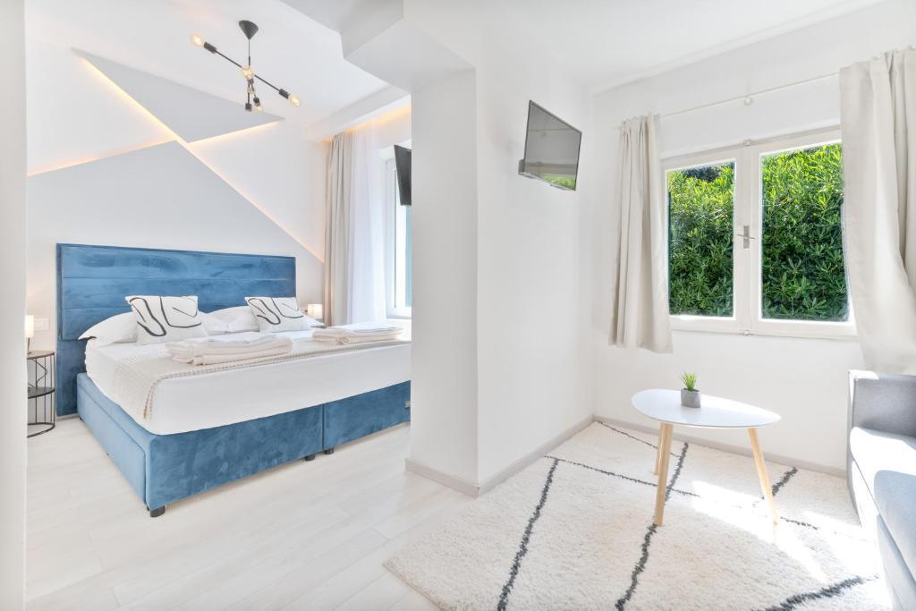 Room interior at Aurora in Brela